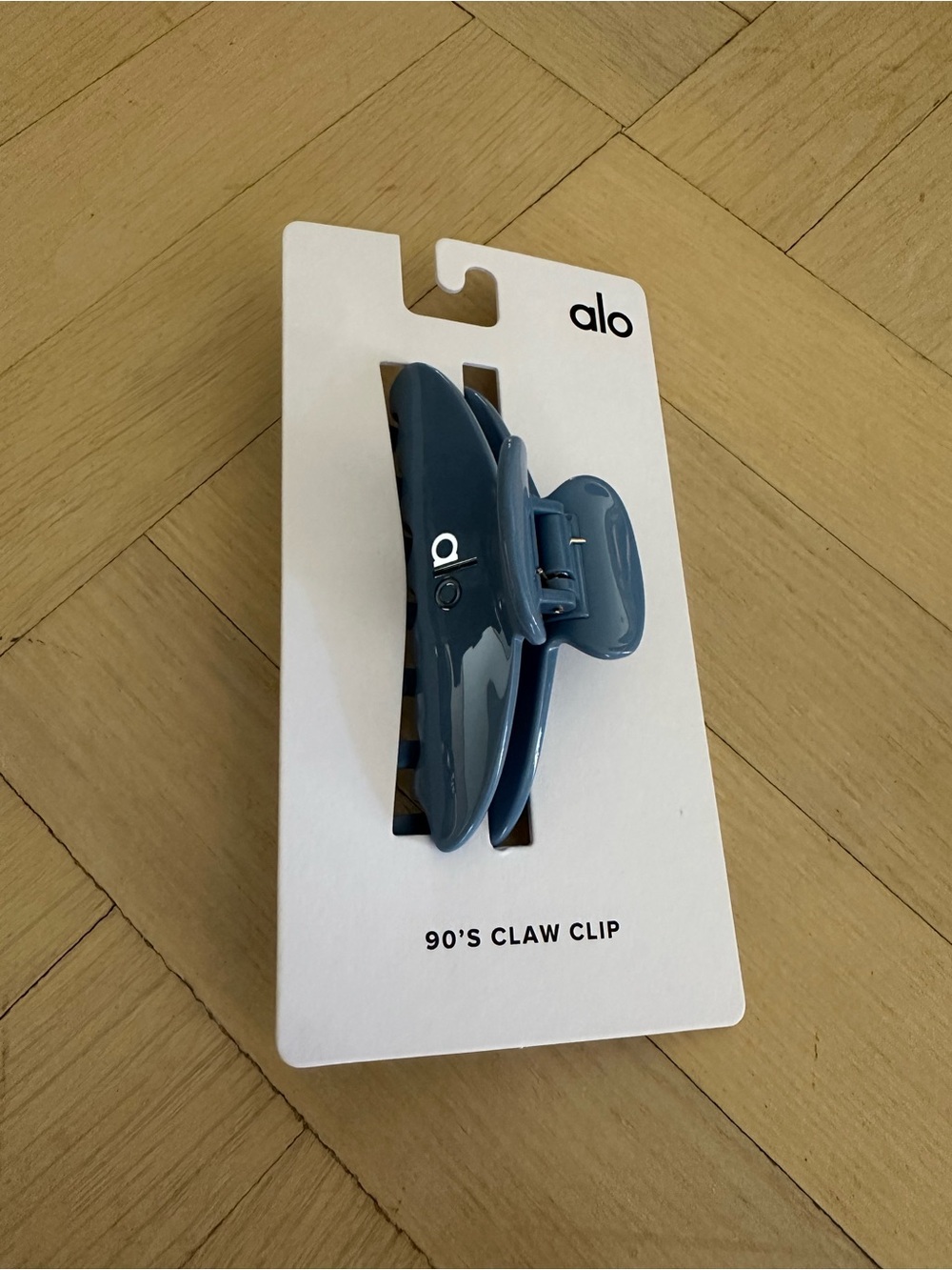 Alo Yoga 90s Claw Clip California Blue NWT